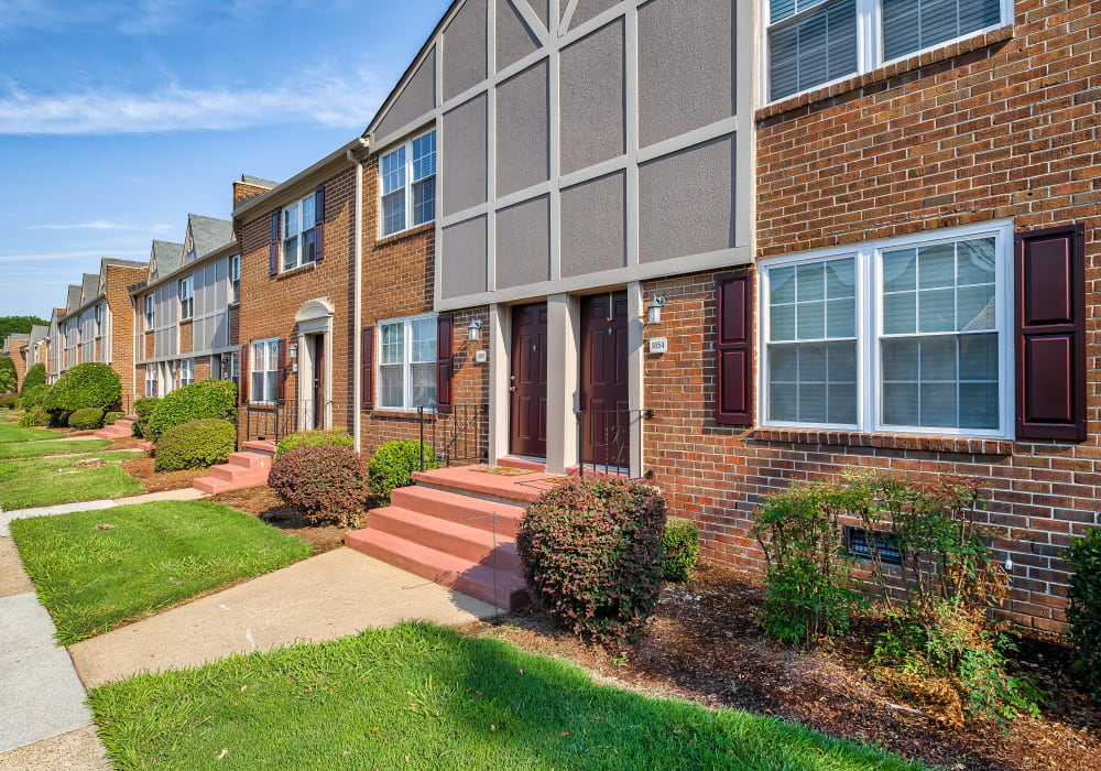 Beautiful exteriors at Maple Bay Townhomes in Virginia Beach, Virginia