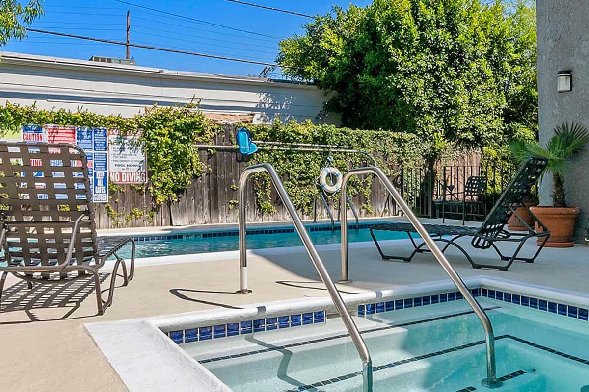 Hot tub and pool at Villa Bianca, West Hollywood, California