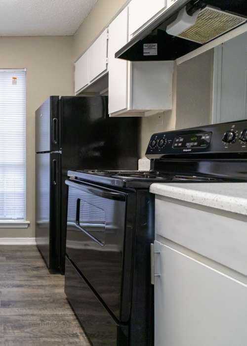View photo gallery at Oak Ridge Apartments in San Antonio, Texas