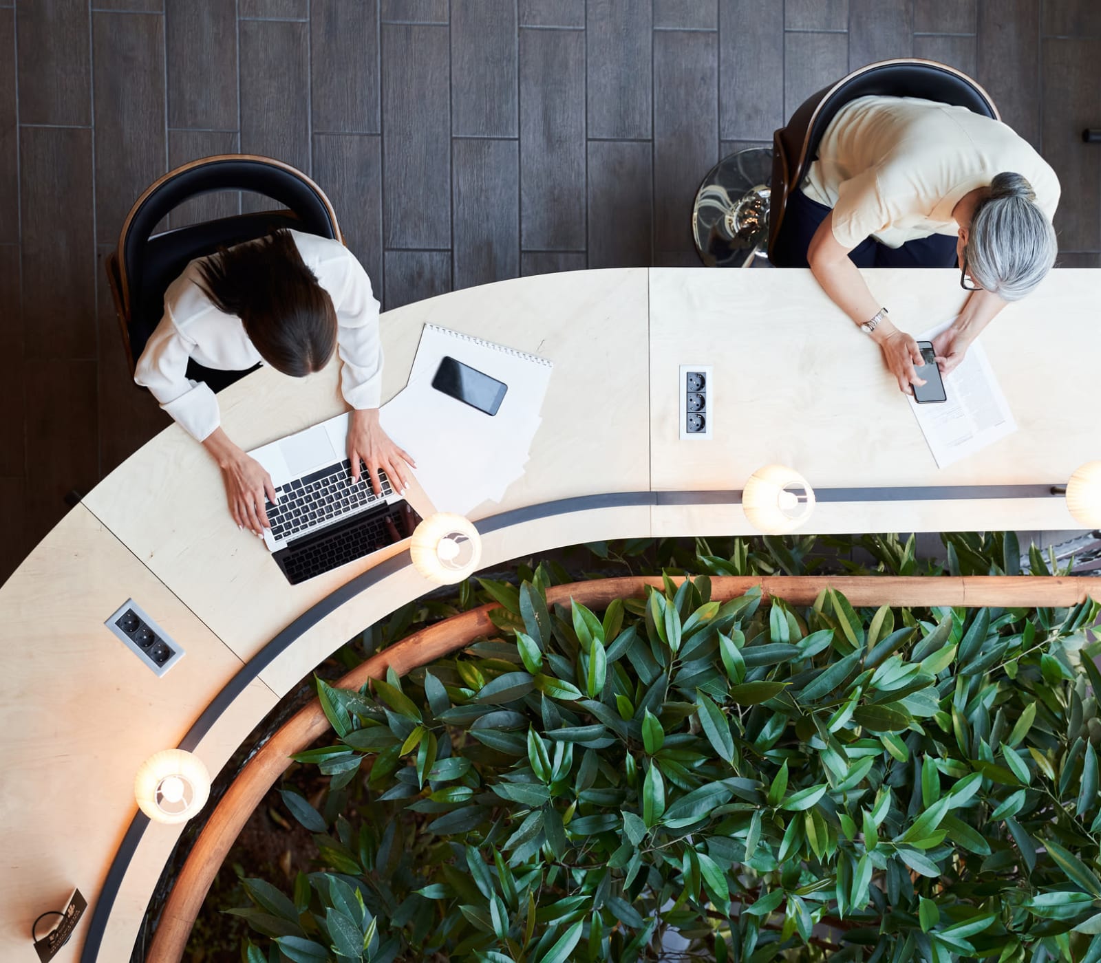 Residents getting some work done in our wifi lounge at Nine20 Manatee in Bradenton, Florida