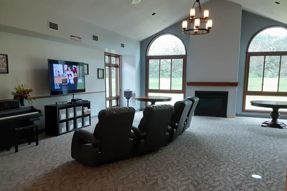 Resident TV and common room at The Atrium in Rockford, Illinois.