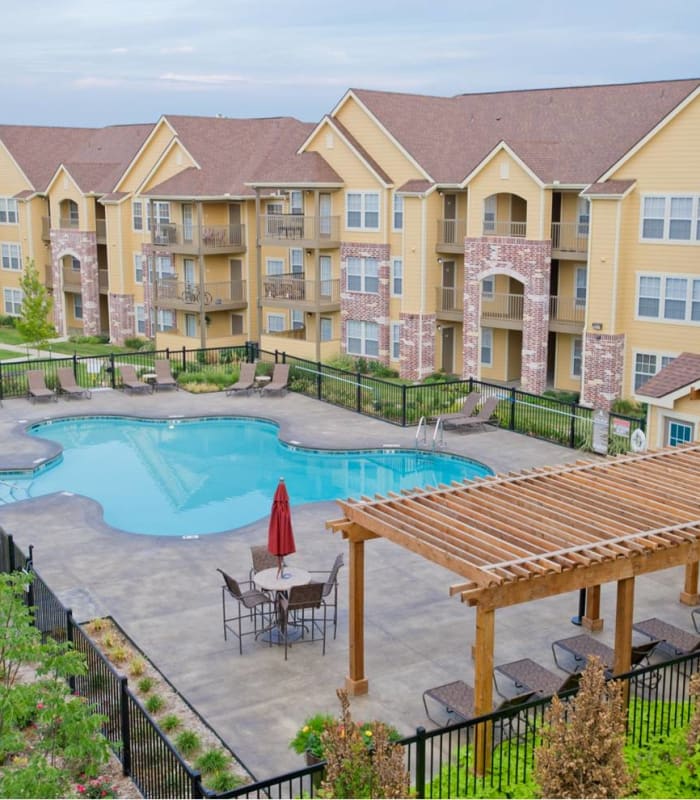 Sparkling pool and sundeck outside of Tuscany Place in Lubbock, Texas