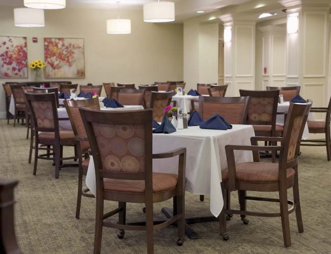 Dining room at Harmony at Chantilly in Herndon, Virginia