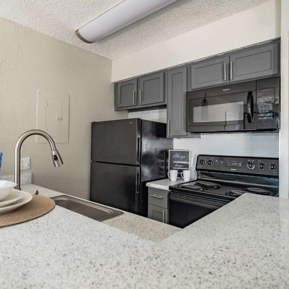 Fully equipped kitchen at Fountains of Jupiter in Dallas, Texas