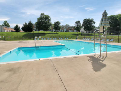 The Glens at Diamond Ridge offers a swimming pool in Baltimore, MD