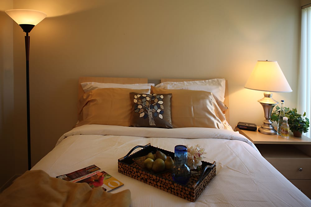 Photos of Maple Creek Apartments in Sterling Heights, MI