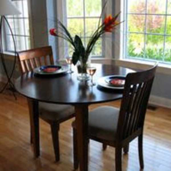 Valencia Villa offers a wide variety of amenities in Valencia, California