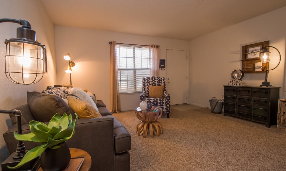 Living room at Waters Edge in Oklahoma City, Oklahoma