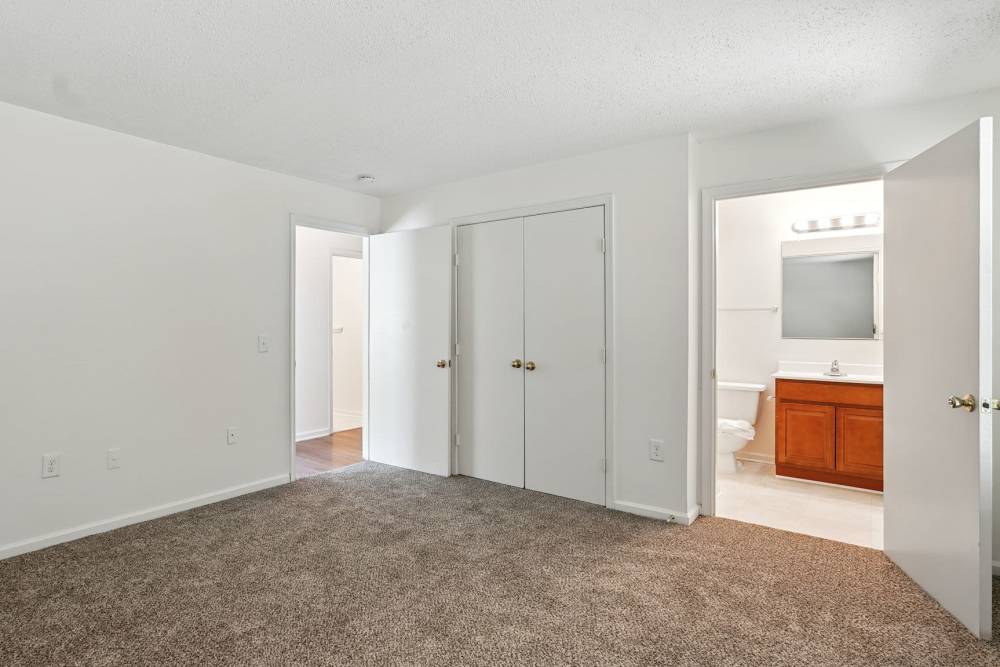 Bedroom with attached bathroom at Monmouth Woods in King George,Virginia