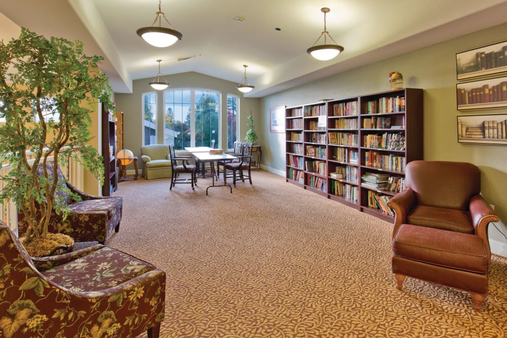 Community library at Meadowlark Senior Living in Lebanon, Oregon