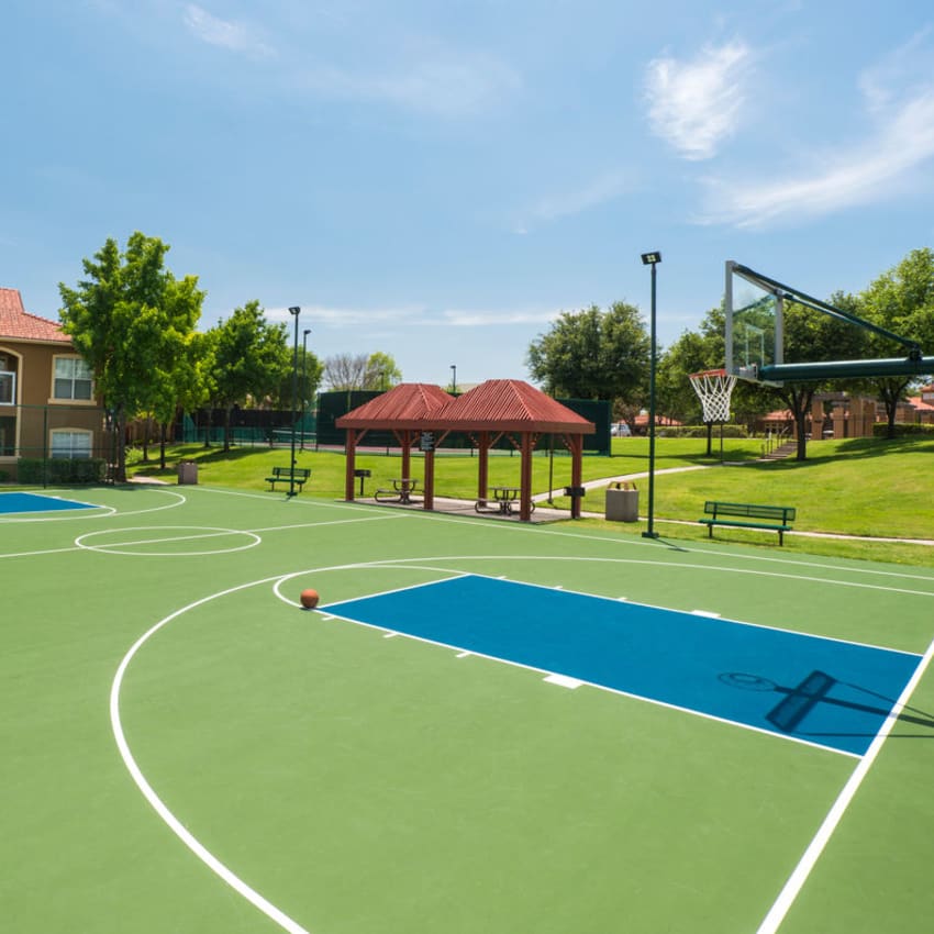 Basketball court at Estates on Frankford in Dallas, Texas