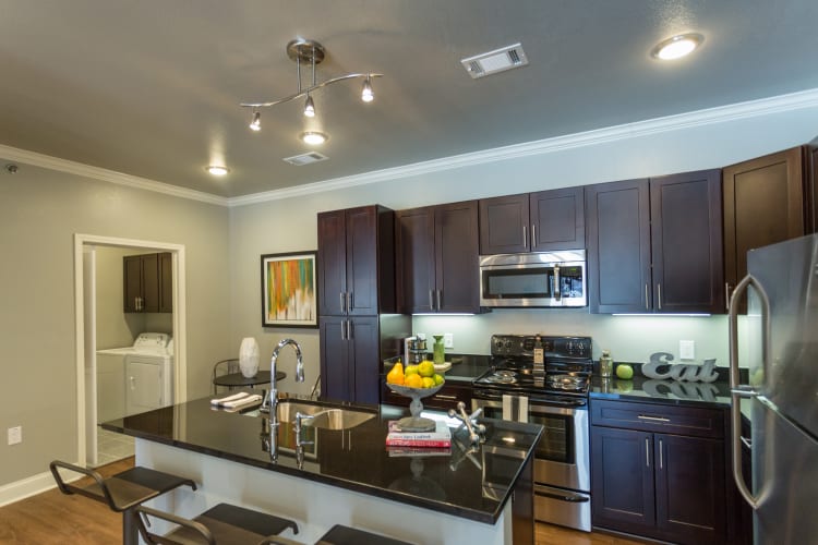 Arlo Luxury Apartment Homes showcases a beautiful kitchen in Little Rock, Arkansas