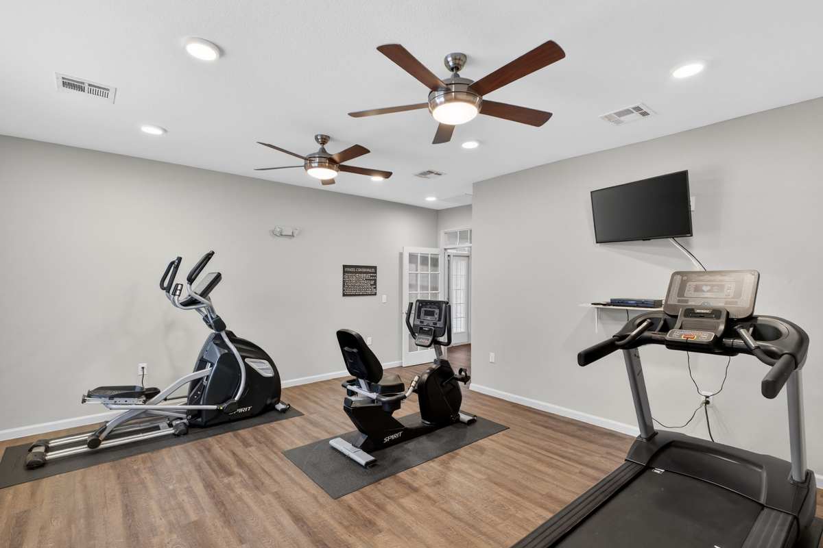 Fitness center at Lakewood Crossing in Granbury, Texas 