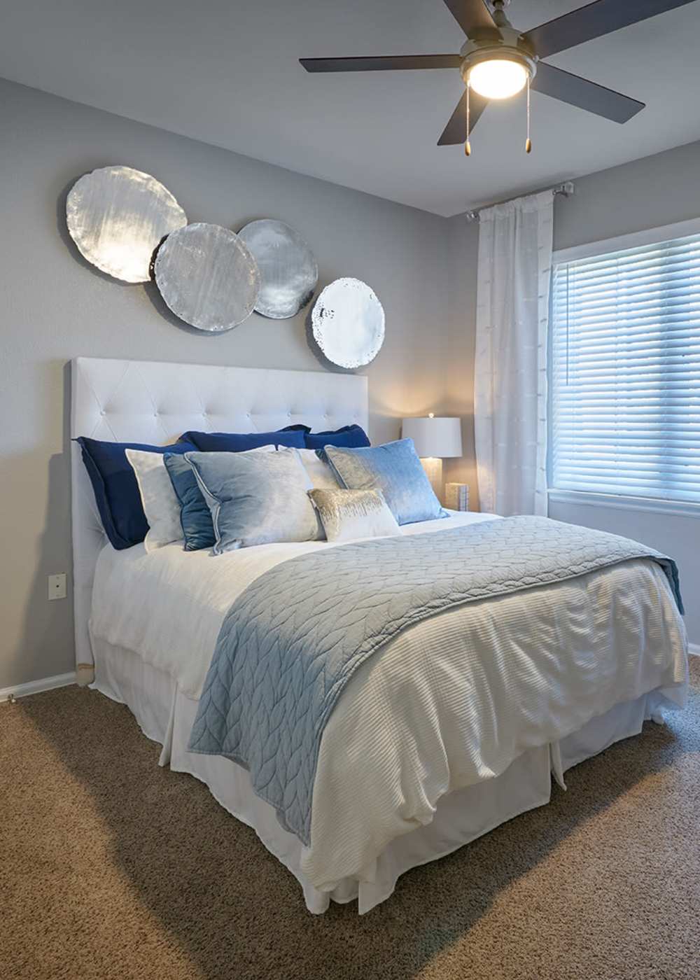 Apartments at Crestone Apartments in Aurora, Colorado