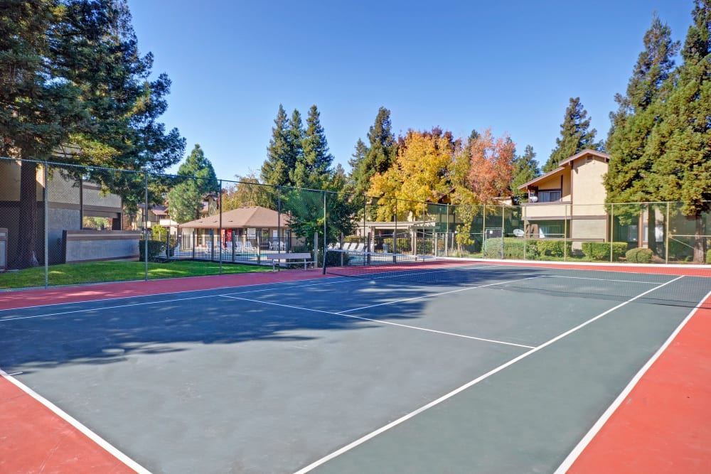 A tennis court at Avery Park Apartments in Fairfield, California