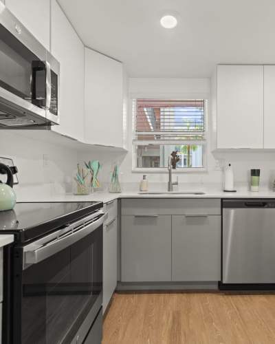 Modern kitchen at Delamar Apartment Homes, Sunrise, Florida