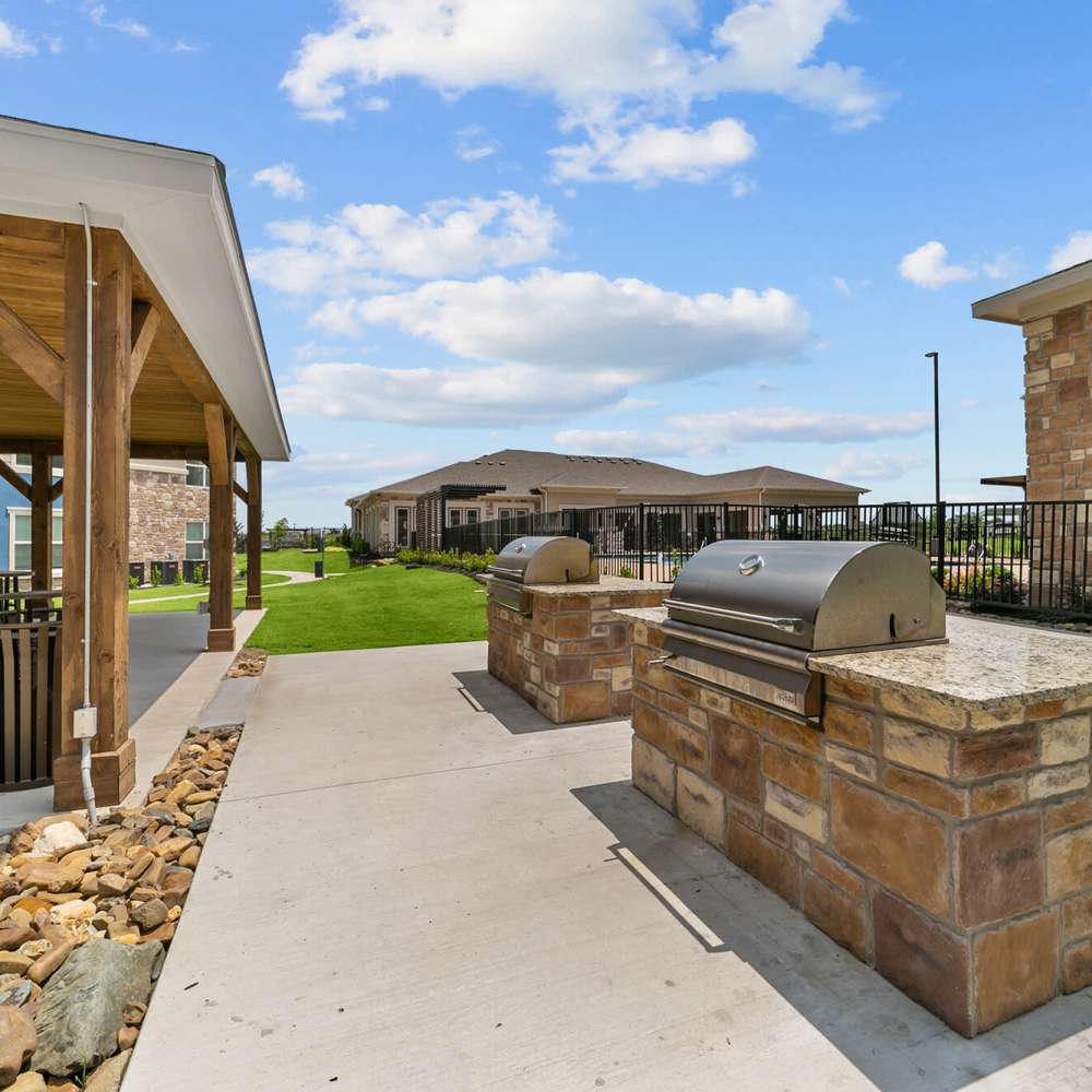 Outdoor bbq at Cross Timbers Apartments in Greenville, Texas