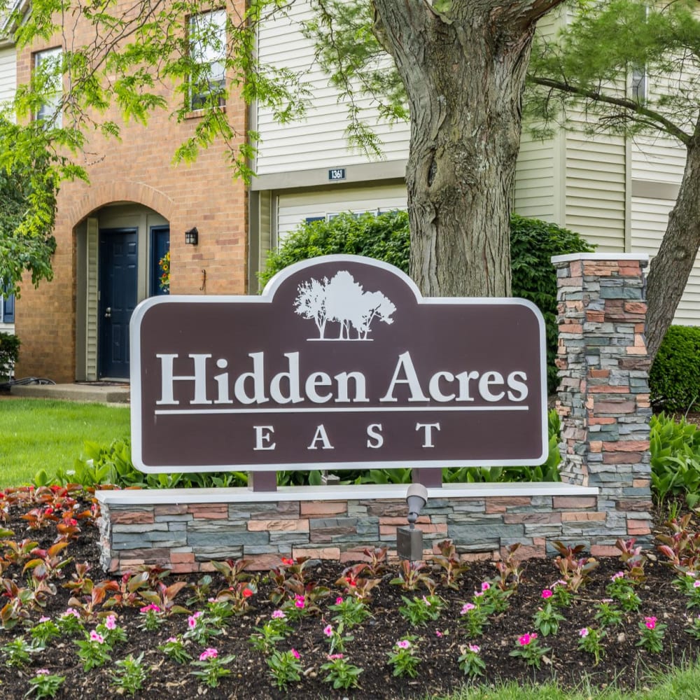 Sign in front of office at Hidden Acres East in Columbus, Ohio