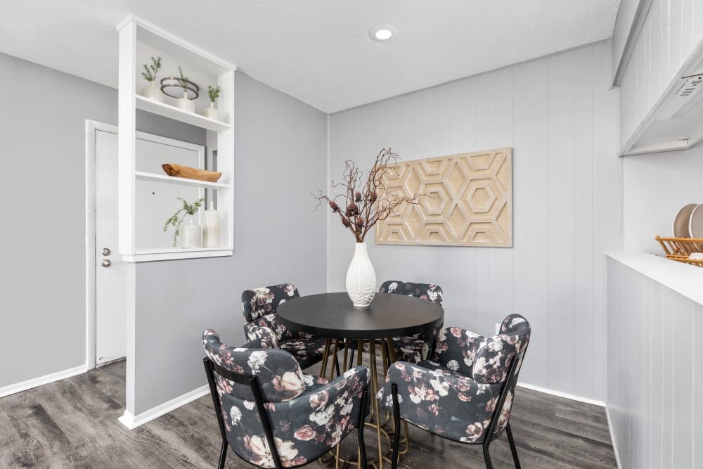 Dining area at Astoria Park Apartment Homes in Indianapolis, Indiana