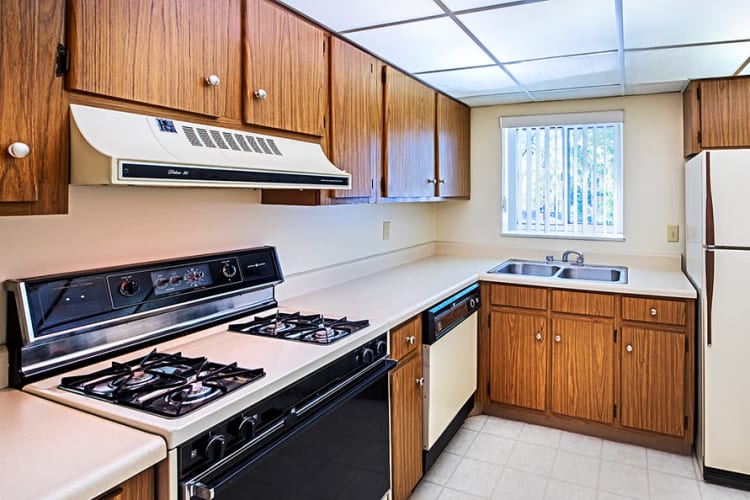 Full-equipped kitchen at Avalon Arms Apartments in Avalon, Pennsylvania