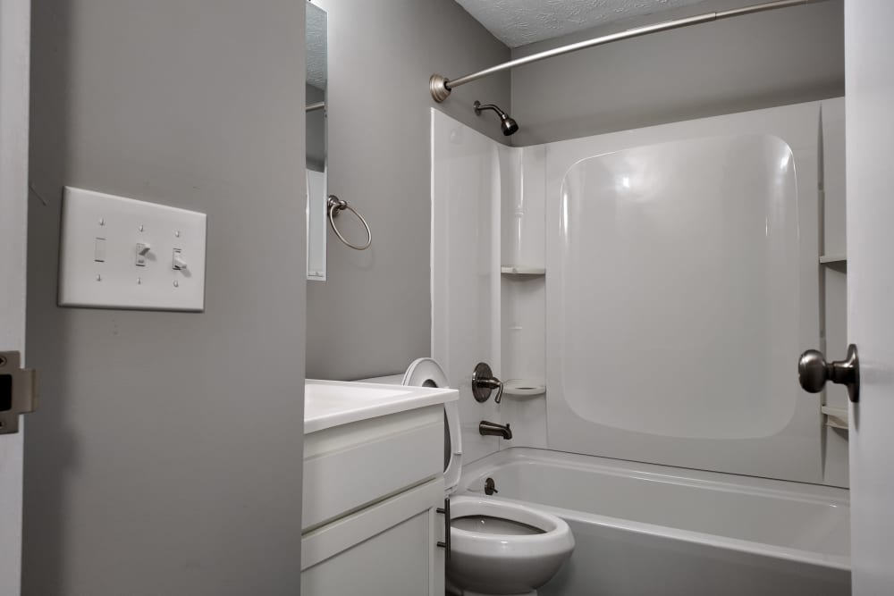 Bathroom with bathtub at Pike Place KY in Highland Heights, Kentucky