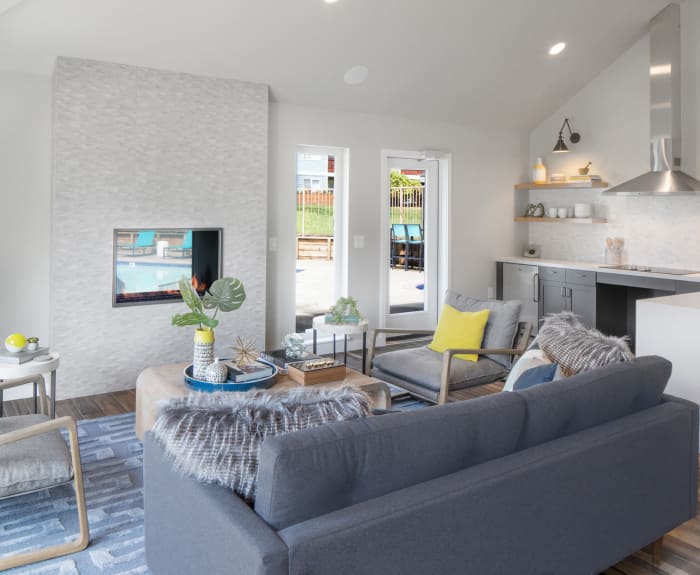 Beautifully decorated resident clubhouse at Heatherbrae Commons in Milwaukie, Oregon