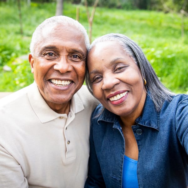 55+ couple living at Lake Park Senior Living in Oakland, California