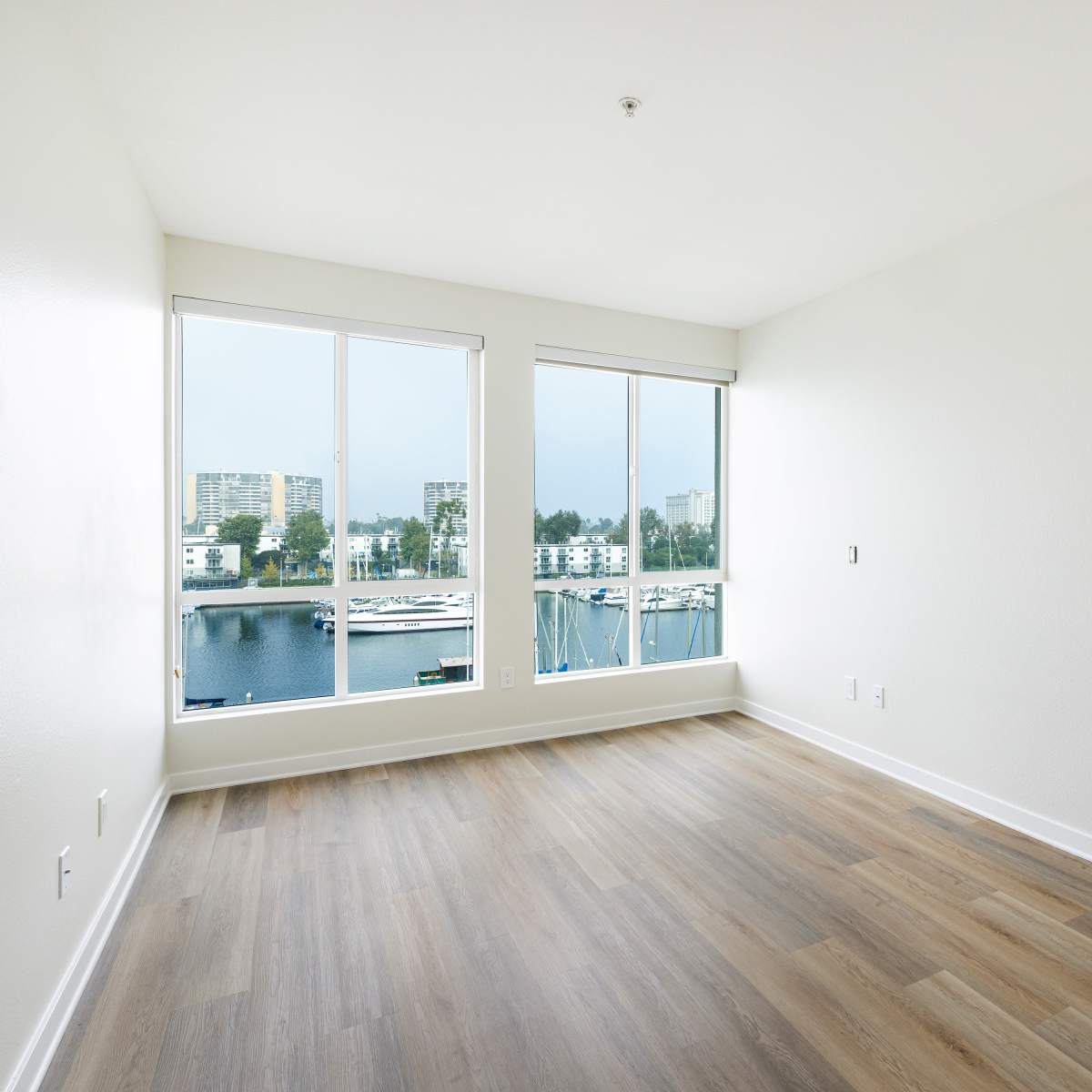 Spacious rooms at Capri Apartments in Marina Del Rey, California