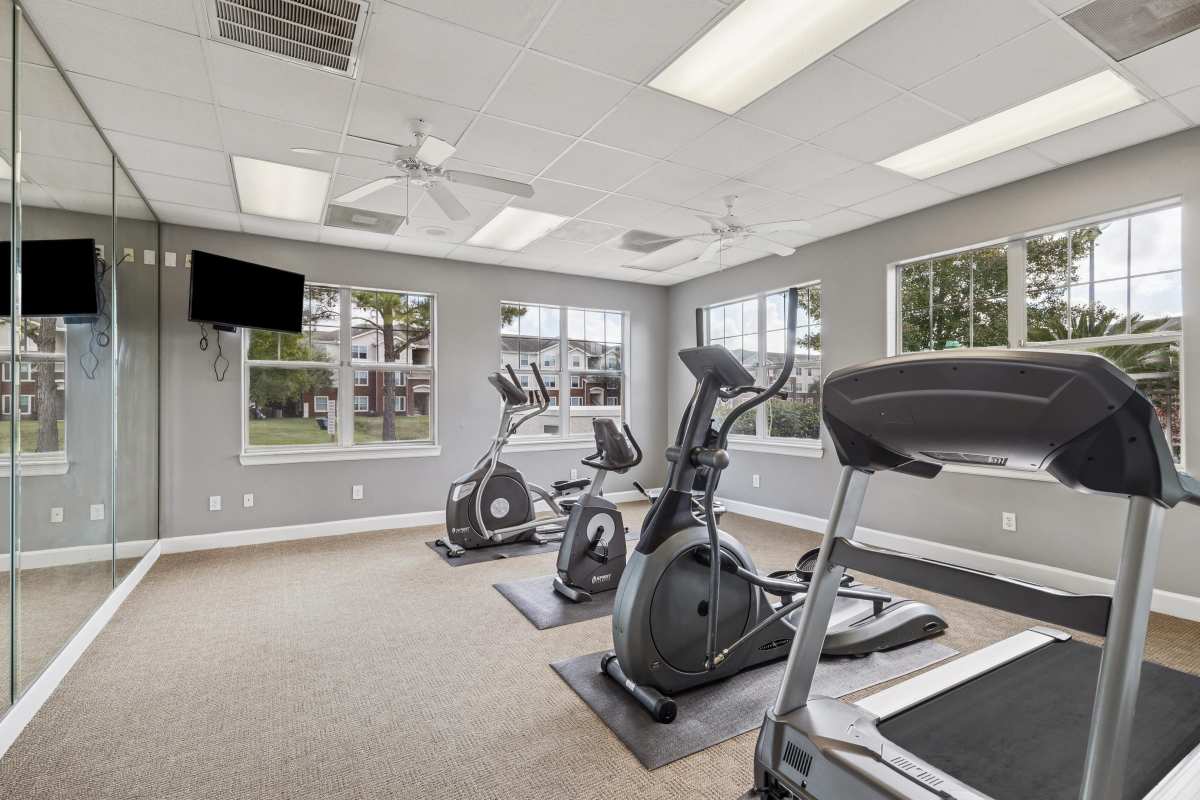 A well eqipped fitness center at Kimberly Pointe in Houston, Texas
