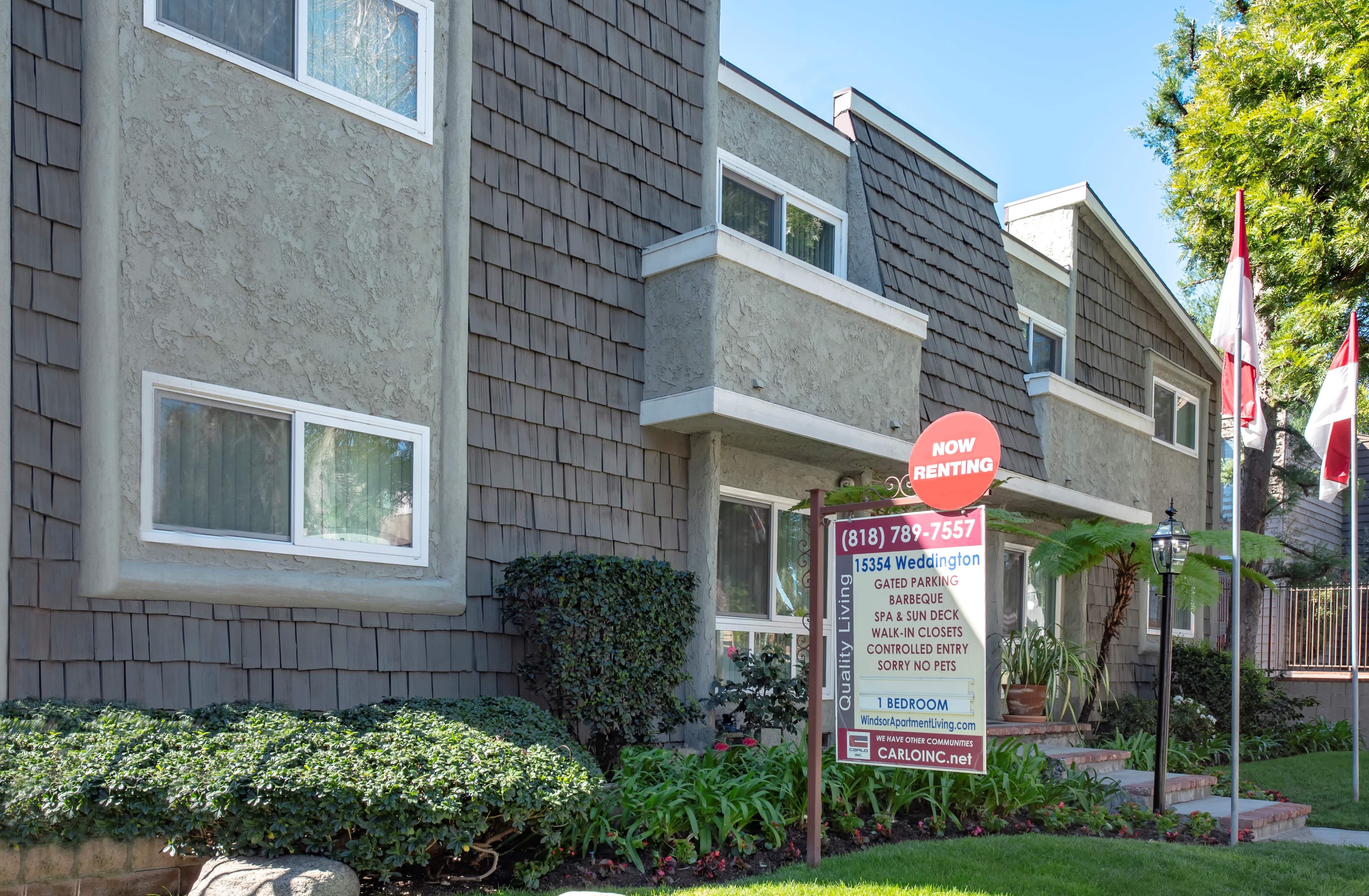 Entrance area at The Windsor in Sherman Oaks, California   