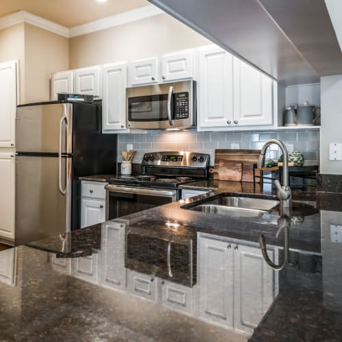 30-Day No-Fault Guarantee at Marquis at Carmel Commons in Charlotte, North Carolina