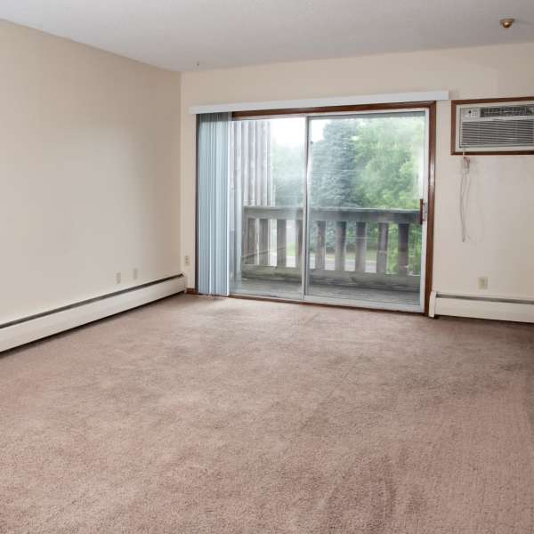 Bass Lake Crossing offers a wide variety of amenities in New Hope, Minnesota