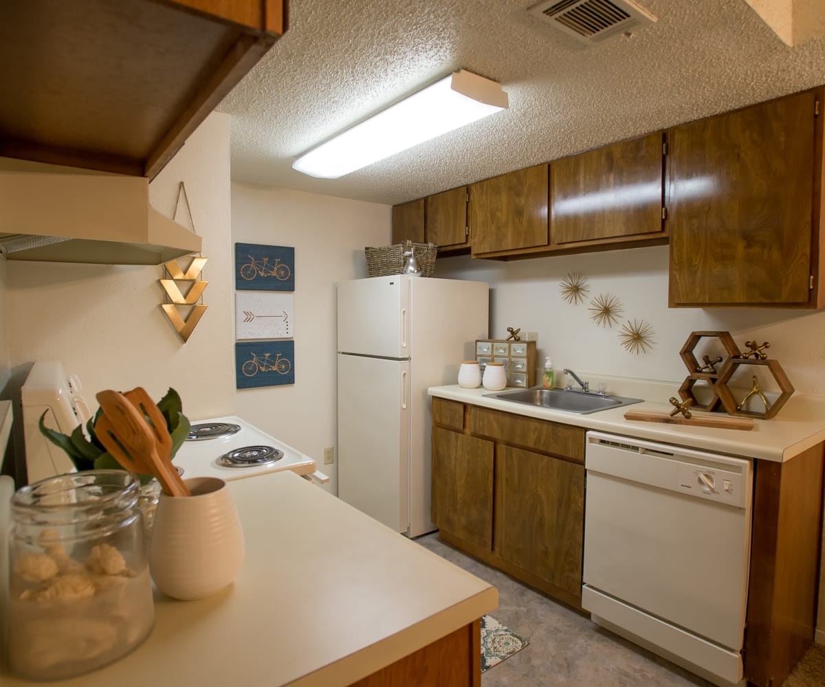 Kitchen with plenty of counter space at Cimarron Pointe Apartments in Oklahoma City, Oklahoma