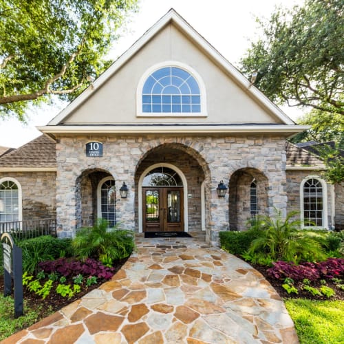 Resident referral bonus at Marquis on Westheimer in Houston, Texas