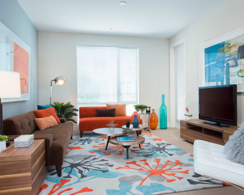 Bright and airy living room at Sofi Riverview Park in San Jose, California
