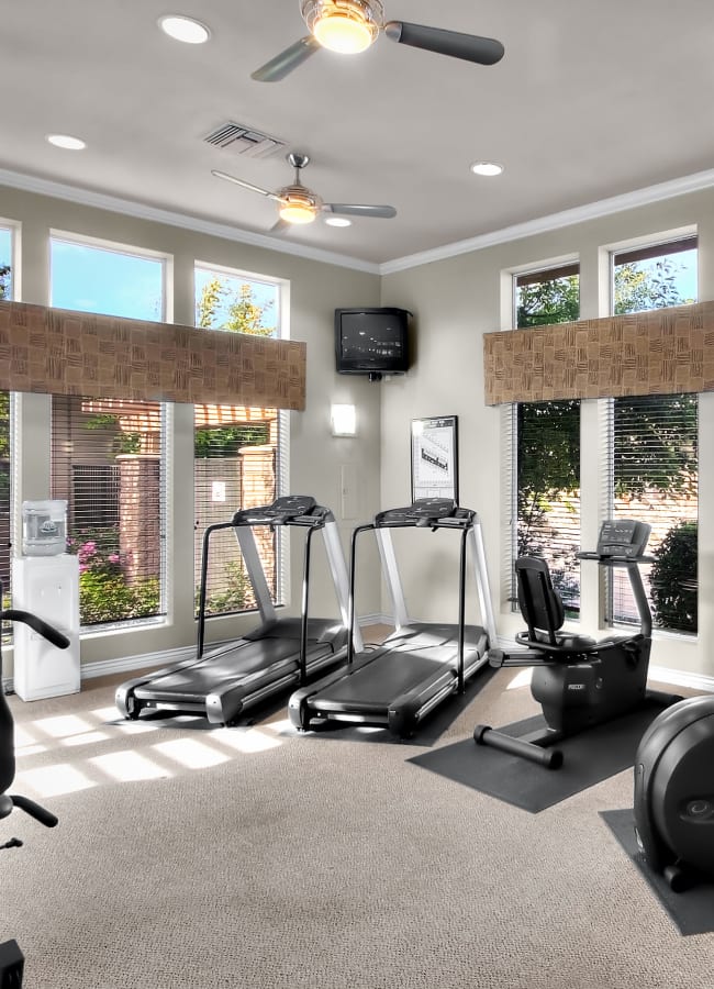 Clean fitness center at Cross Pointe Apartment Homes in Antioch, California