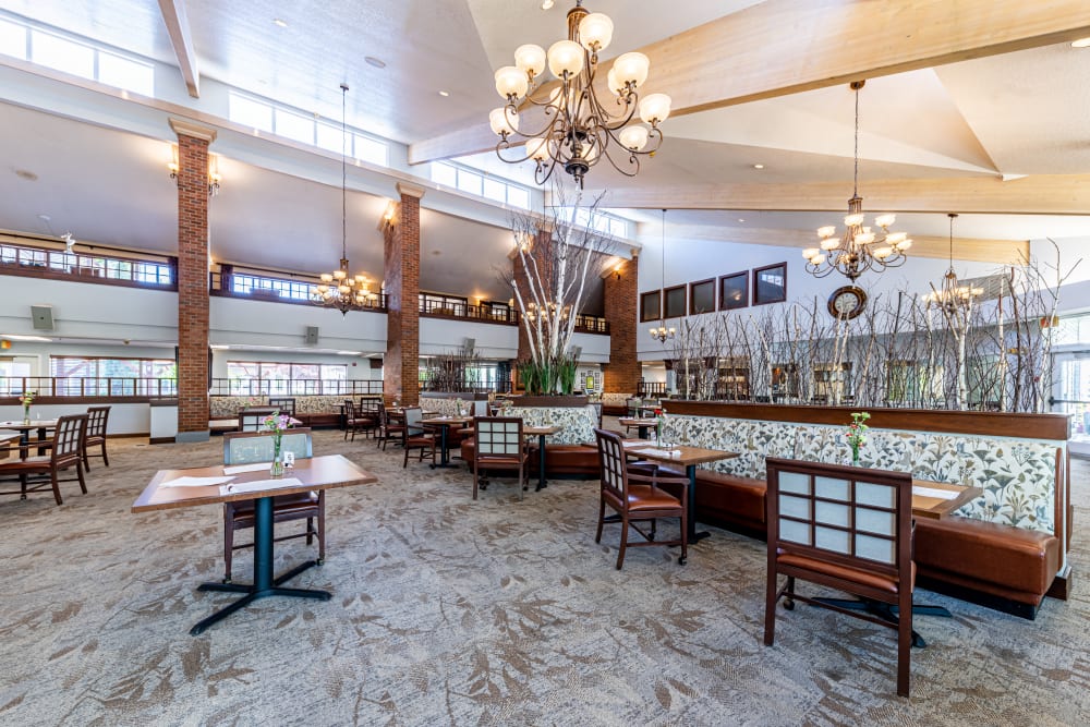 grand dining room at Courtyard at Mount Tabor in Portland, Oregon