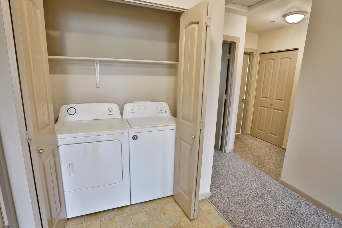 Washer and dryer at Heritage Meadow Apartments in Eugene, Oregon