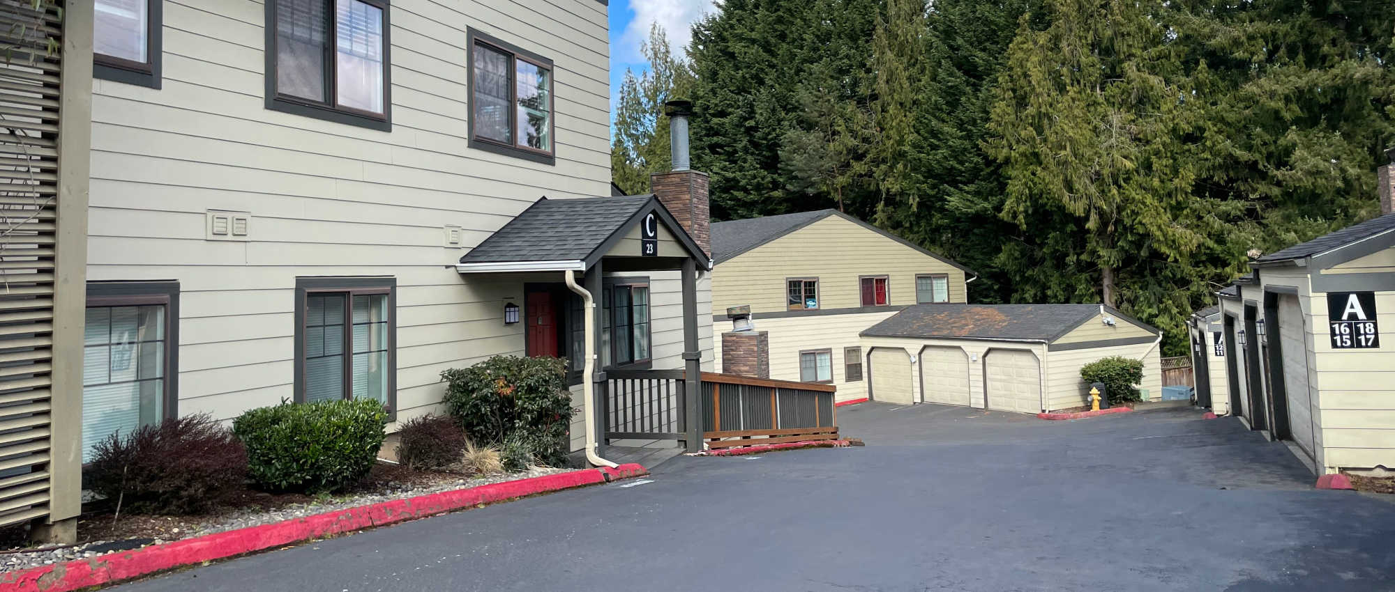 Apartments at The Rosewood Apartments in Vancouver, Washington