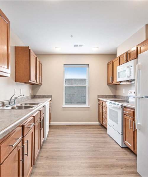 Beautiful kitchen at Breton Grove I in Grand Rapids, Michigan
