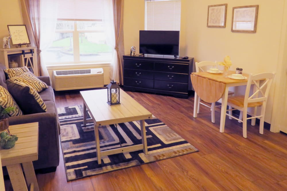 Furnished living area at Meadowlark Senior Living in Lebanon, Oregon