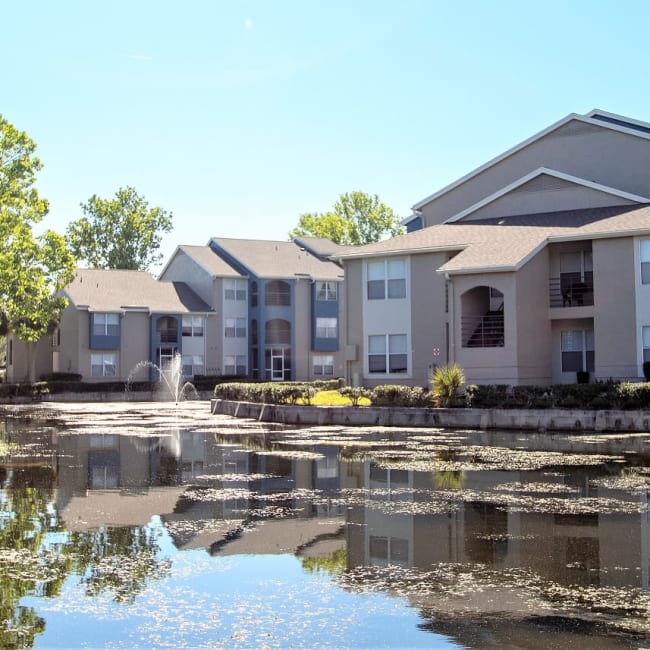 An apartment by the lake at Onyx Winter Park in Casselberry, FL