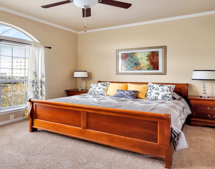 Comfortable seating and convenient technology in the business center at The Vintage in San Antonio