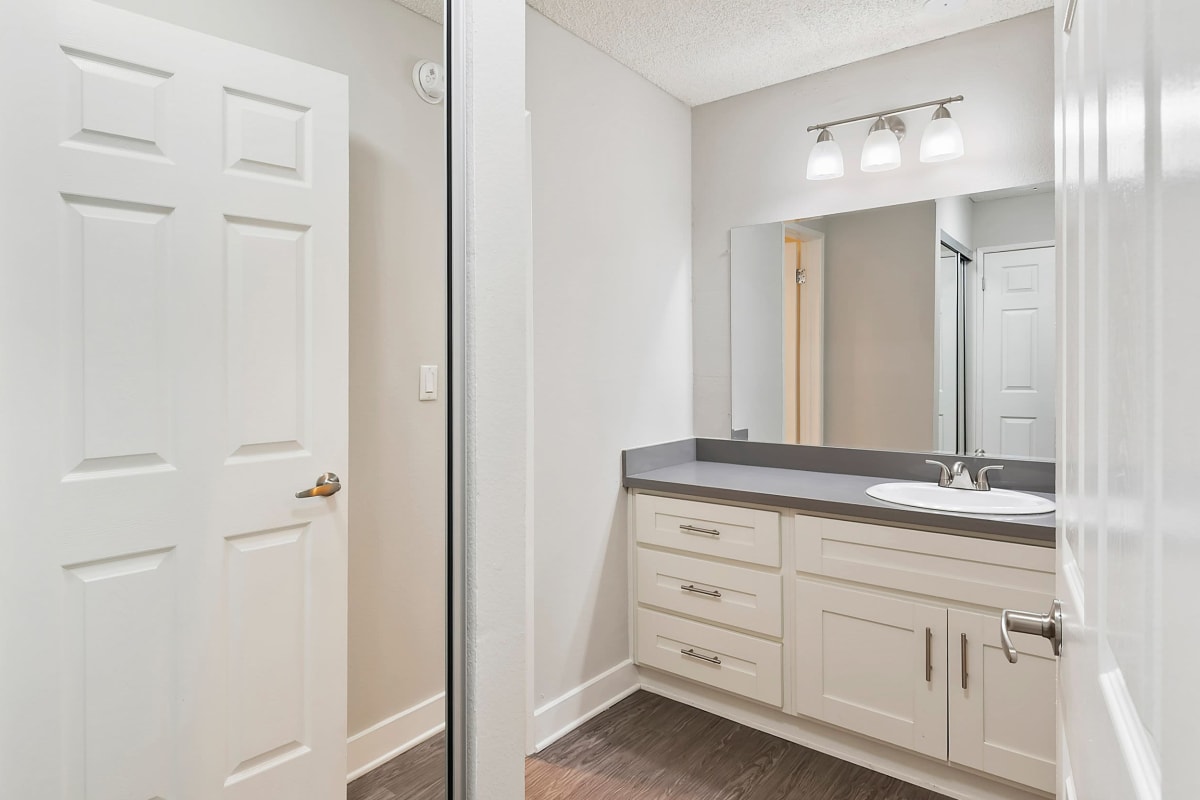 Spacious bathroom at Kaitlin Court, Los Angeles, California