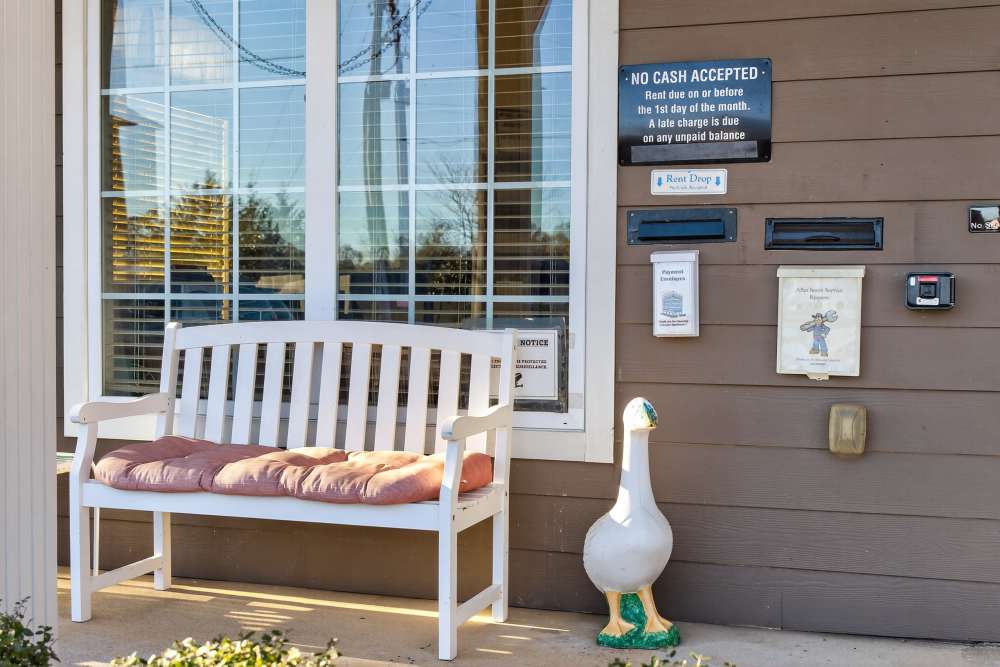 Outdoor seating area at leasing office at Lakeside in Mt Pleasant, Texas