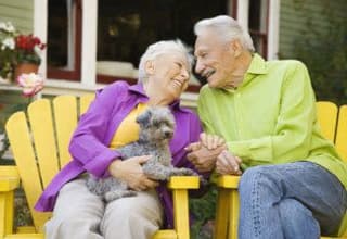 DELETED - Discovery Commons seniors sitting with their pet