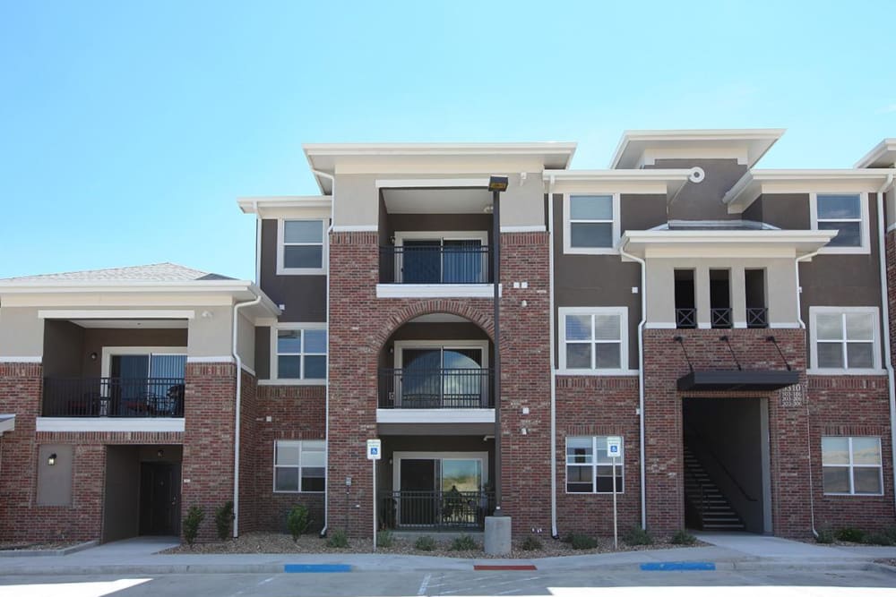 Exterior of apartments at Outlook Ridge in Pueblo, Colorado
