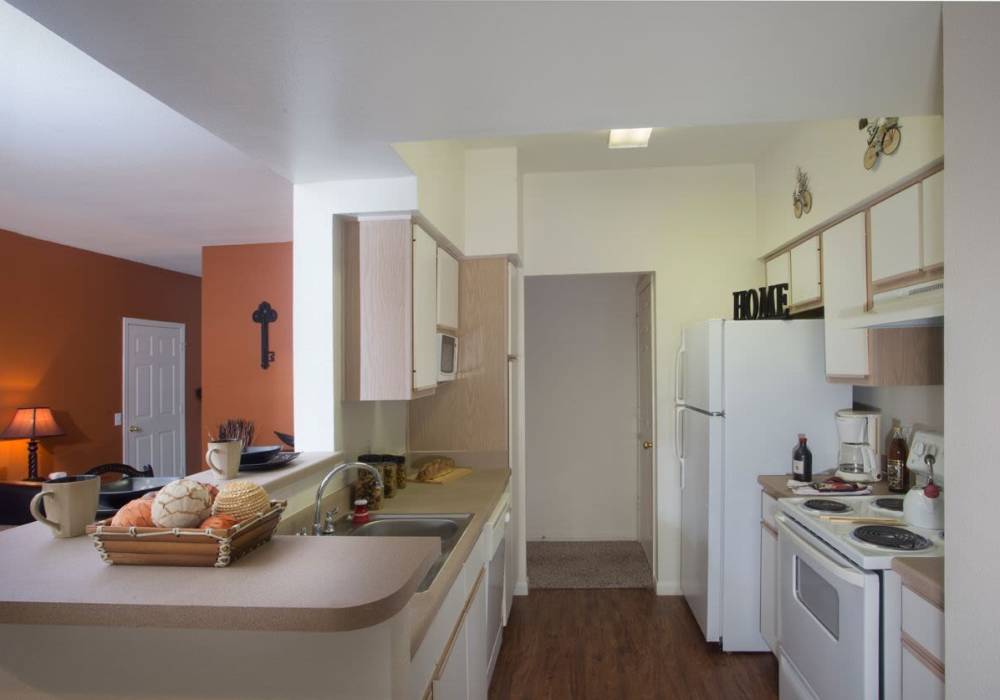 Eat-in luxury kitchen at Las Palmas Apartments in Brownsville, Texas