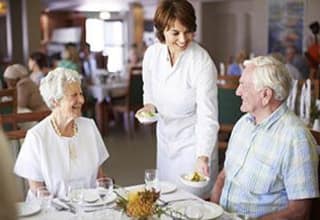 Food and nutrition offerings at Bradenton senior living.