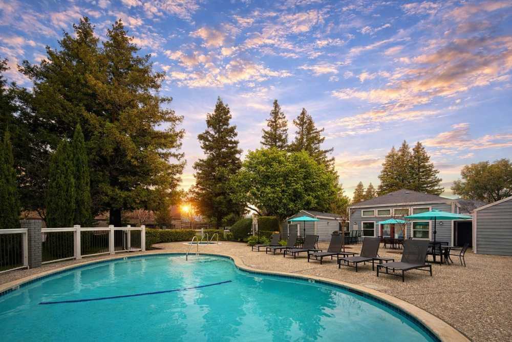 Sparkling swimming pool at Bennington Apartments in Fairfield, California